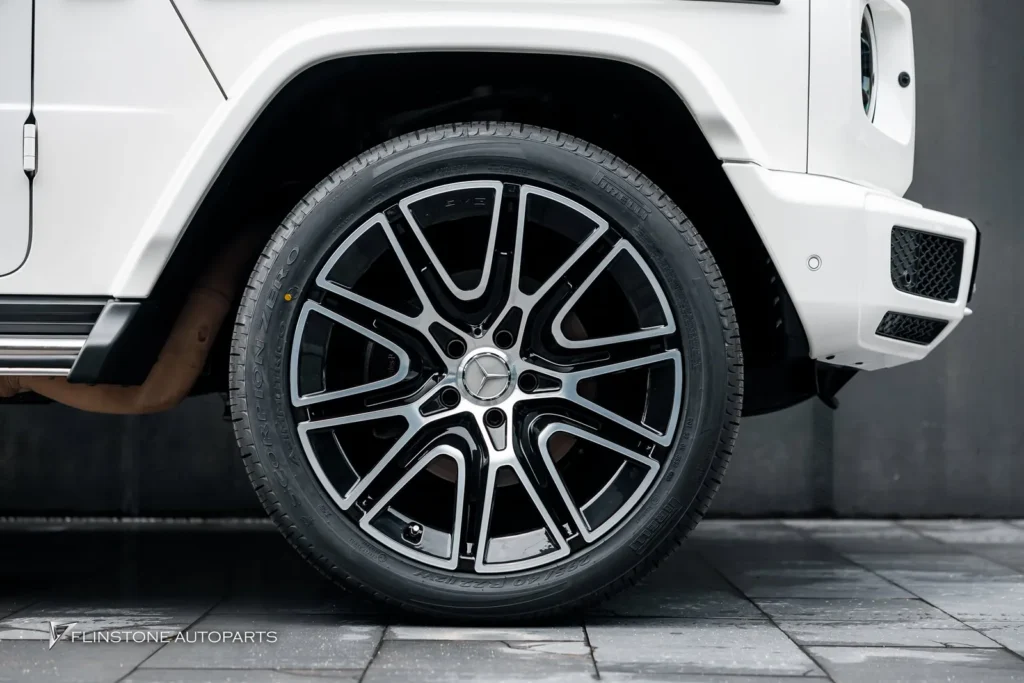 Mercedes-Benz W464 G-Class Custom Forged Wheel + Custom Red Seat Belt