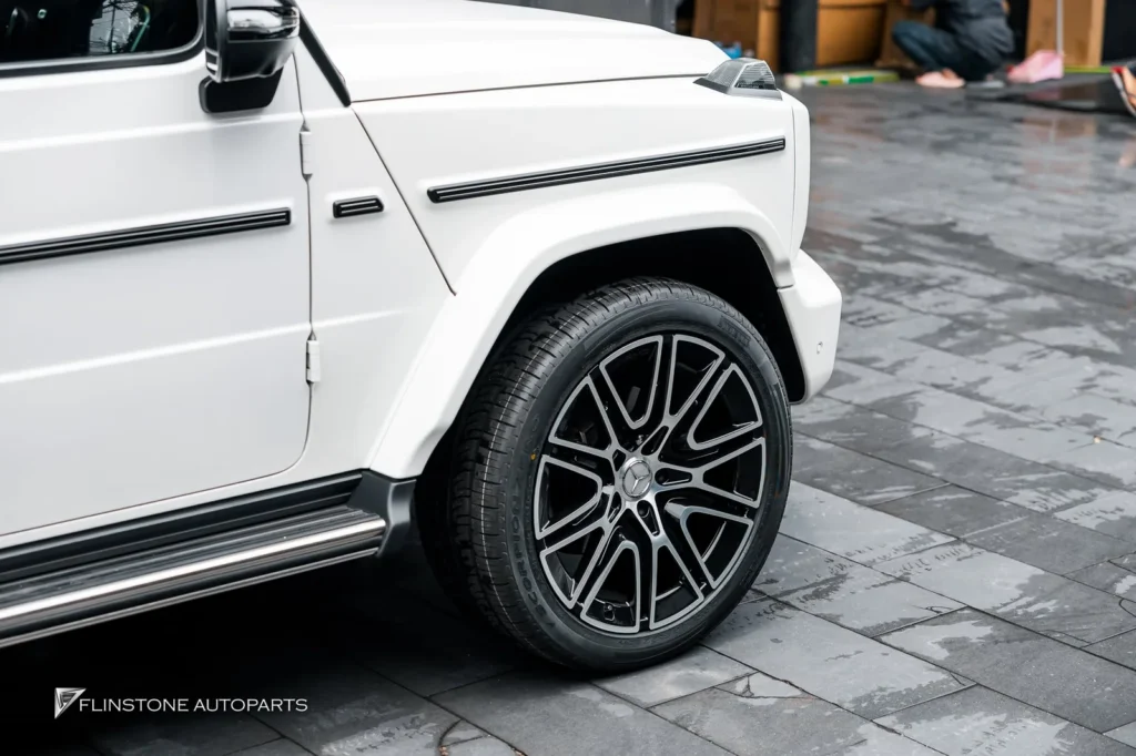 Mercedes-Benz W464 G-Class Custom Forged Wheel + Custom Red Seat Belt