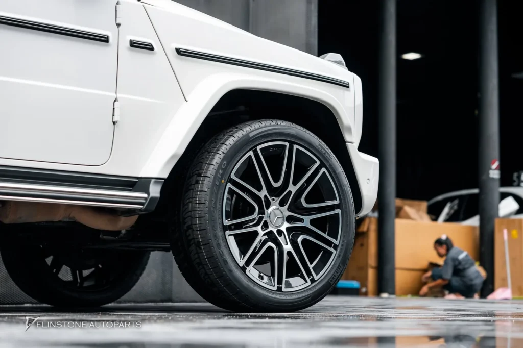 Mercedes-Benz W464 G-Class Custom Forged Wheel + Custom Red Seat Belt
