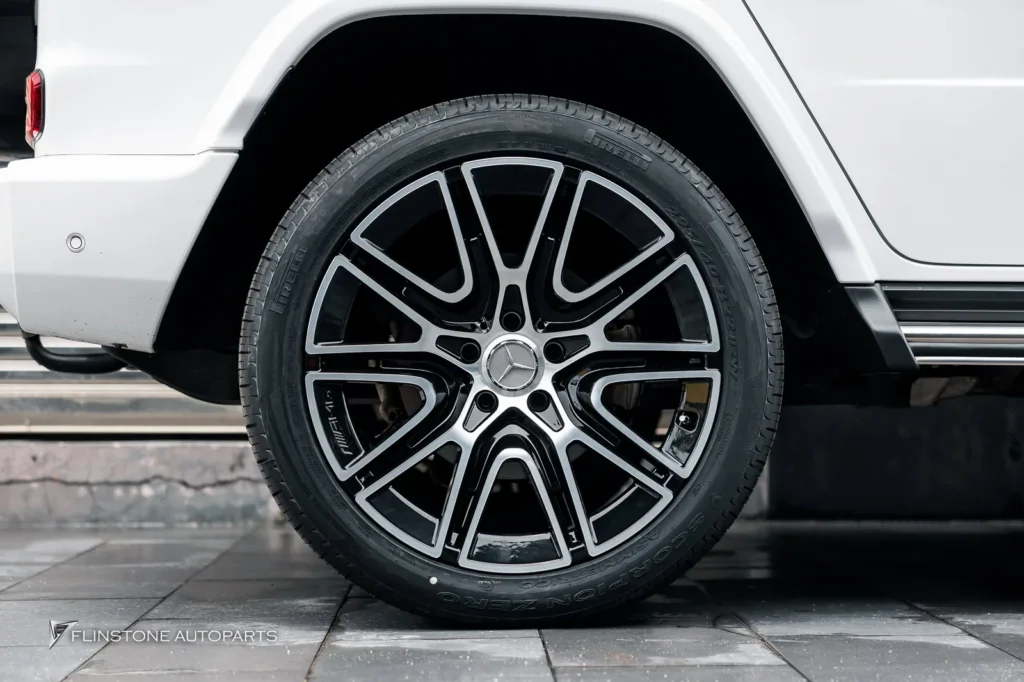 Mercedes-Benz W464 G-Class Custom Forged Wheel + Custom Red Seat Belt