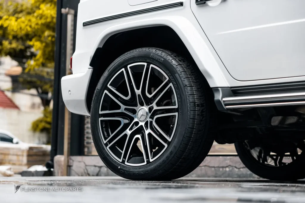 Mercedes-Benz W464 G-Class Custom Forged Wheel + Custom Red Seat Belt