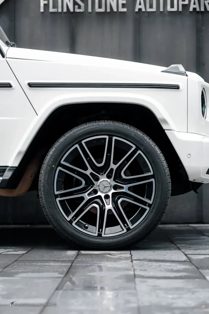 Mercedes-Benz W464 G-Class Custom Forged Wheel + Custom Red Seat Belt