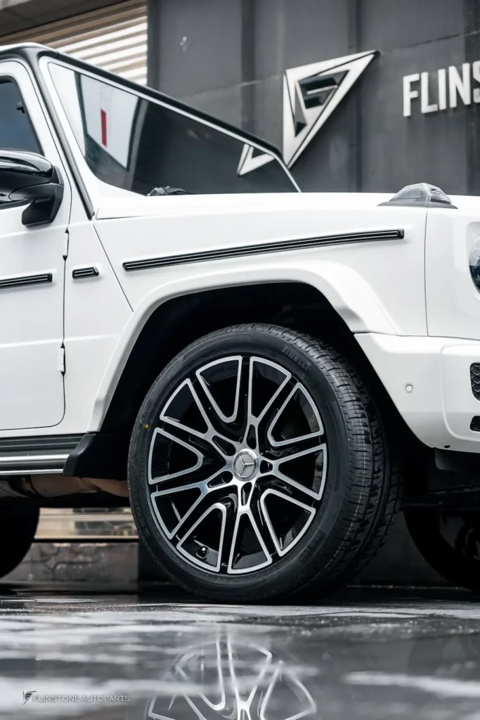 Mercedes-Benz W464 G-Class Custom Forged Wheel + Custom Red Seat Belt