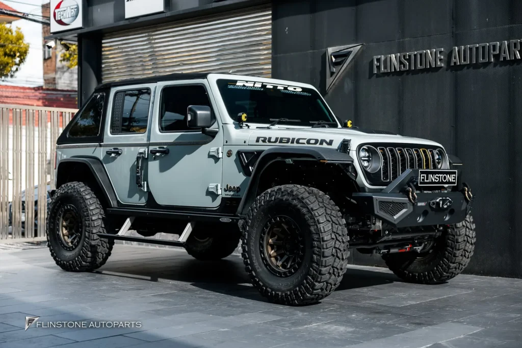 Jeep Wrangler JEEP RUBICON ออกรถป้ายแดงก็สไลด์มาแต่งทันที