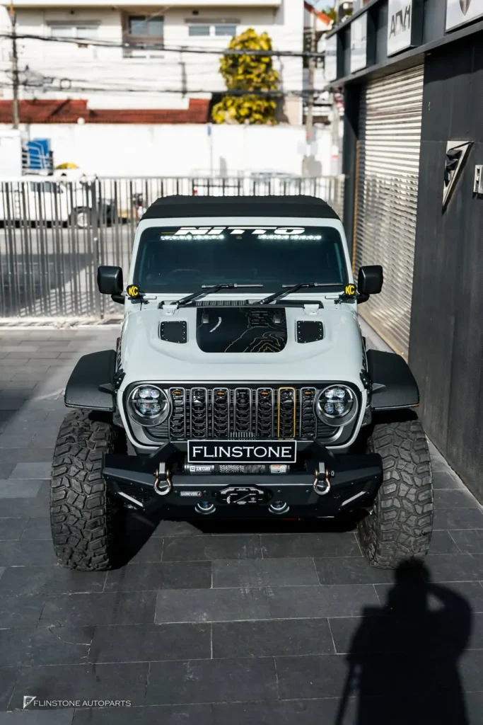 Jeep Wrangler JEEP RUBICON ออกรถป้ายแดงก็สไลด์มาแต่งทันที