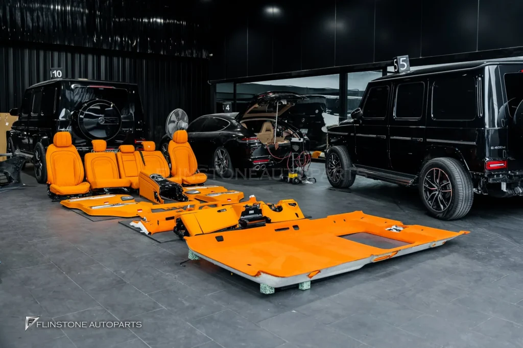 W464 G-Class ชุดพาร์ทภายในสีส้มสำหรับ Mercedes G63 AMG และคันนี้ยังเลือกติดตั