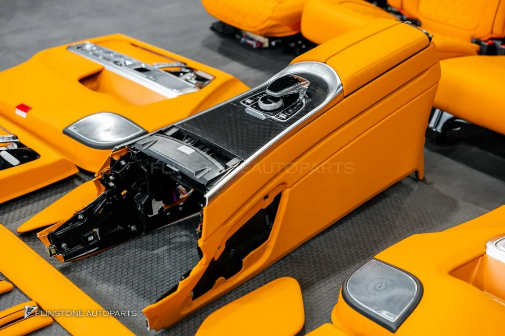 W464 G-Class ชุดพาร์ทภายในสีส้มสำหรับ Mercedes G63 AMG และคันนี้ยังเลือกติดตั