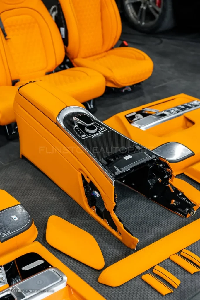 W464 G-Class ชุดพาร์ทภายในสีส้มสำหรับ Mercedes G63 AMG และคันนี้ยังเลือกติดตั