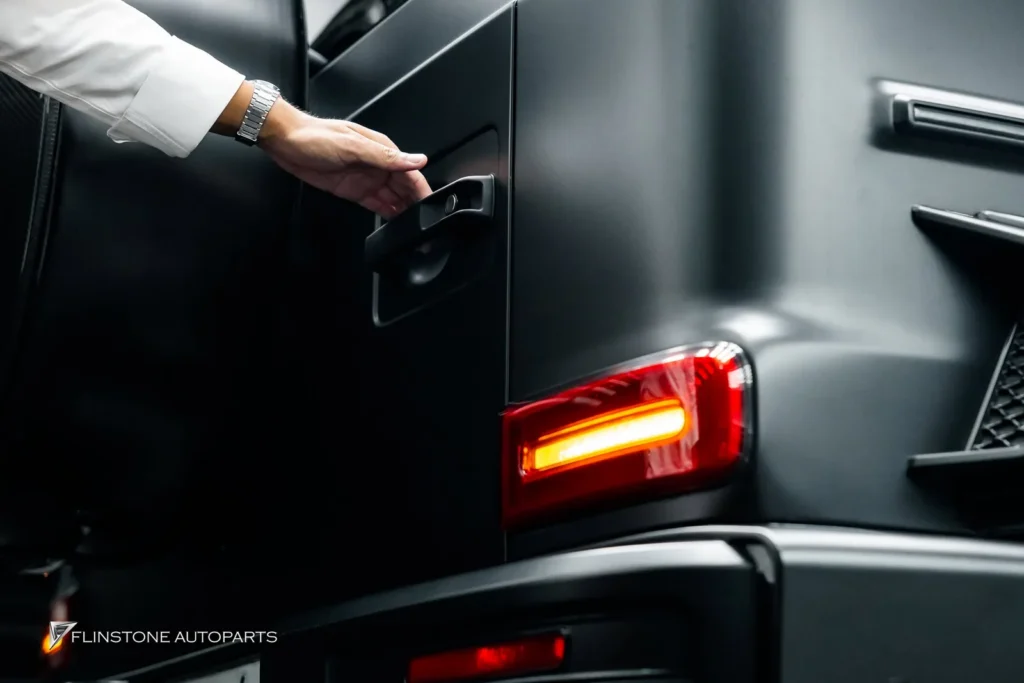 W464 G-Class ขอบคุณลูกค้า Mercedes G400d เข้าติดตั้งชุดอุปกรณ์ KEYLESS ที่ลูก