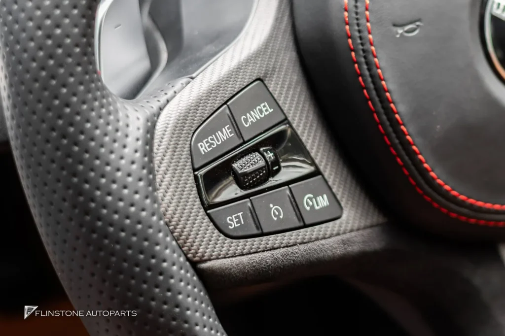 BMW G20 ติดตั้งชุดพวงมาลัยแบบสั่งได้ Custom ได้ทุกจุด คันนี้ลูกค