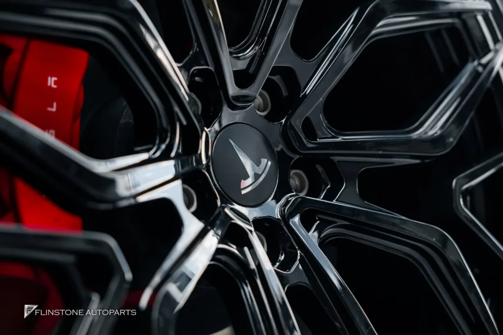 TESLA Model Y เลือกติดตั้งชุดล้อฟอจ USUS Forged Wheel สีดำเงา ทา