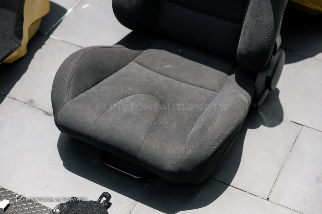 Full Alcantara PORSCHE 991 นอกจากตกแต่งภายนอกเป็นแบบ GT3 RS แล้ว