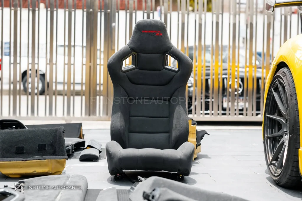Full Alcantara PORSCHE 991 นอกจากตกแต่งภายนอกเป็นแบบ GT3 RS แล้ว