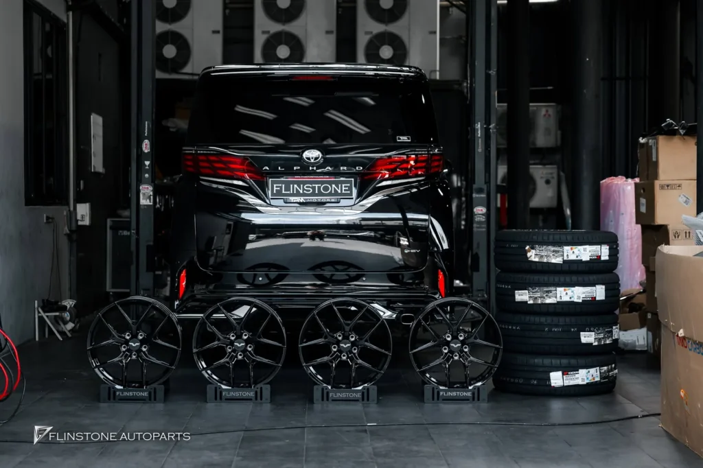 TOYOTA Alphard 40 เลือกติดตั้งชุดล้อ USUS Forged Wheel สีดำเงา ข
