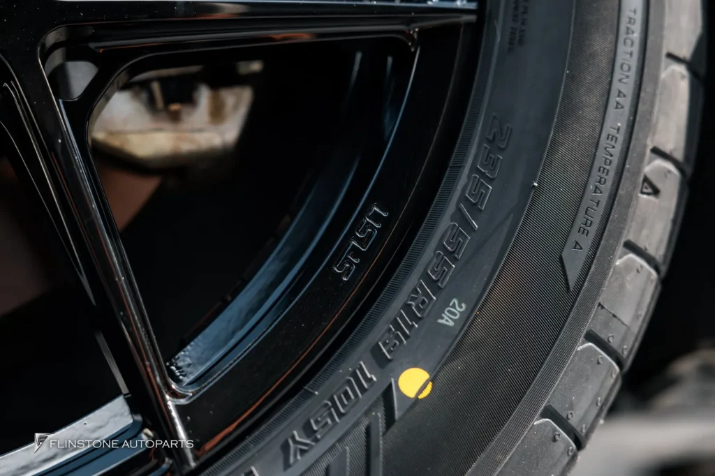 TOYOTA Alphard 40 เลือกติดตั้งชุดล้อ USUS Forged Wheel สีดำเงา ข