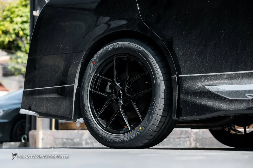 TOYOTA Alphard 40 เลือกติดตั้งชุดล้อ USUS Forged Wheel สีดำเงา ข