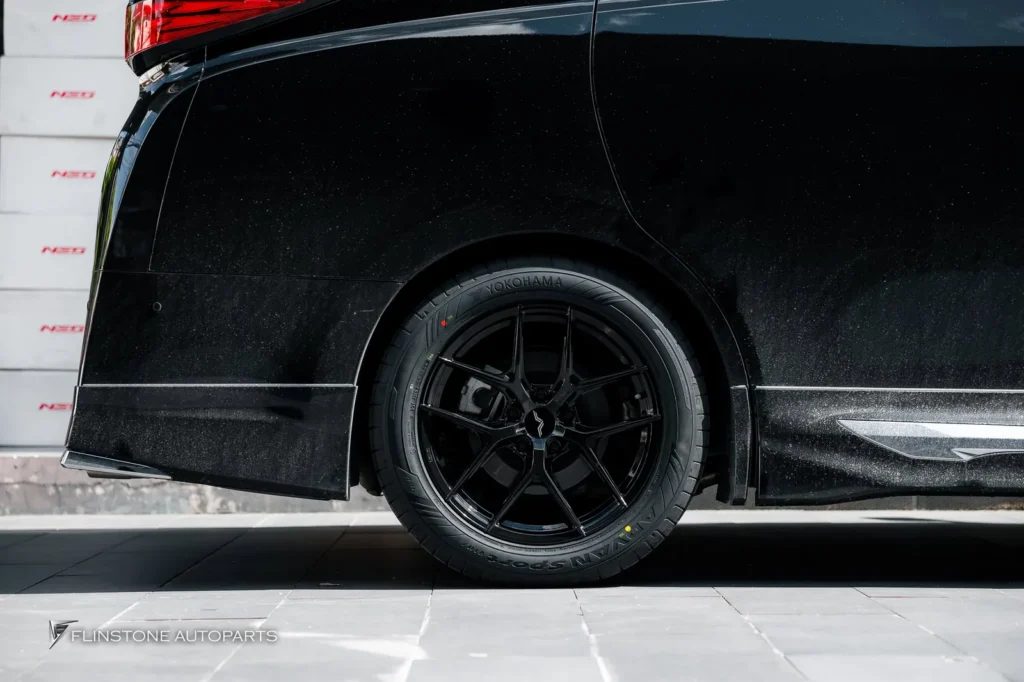TOYOTA Alphard 40 เลือกติดตั้งชุดล้อ USUS Forged Wheel สีดำเงา ข