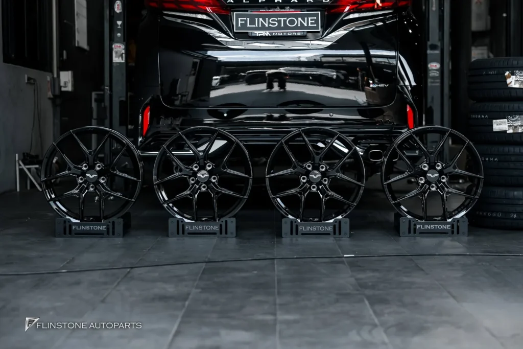 TOYOTA Alphard 40 เลือกติดตั้งชุดล้อ USUS Forged Wheel สีดำเงา ข