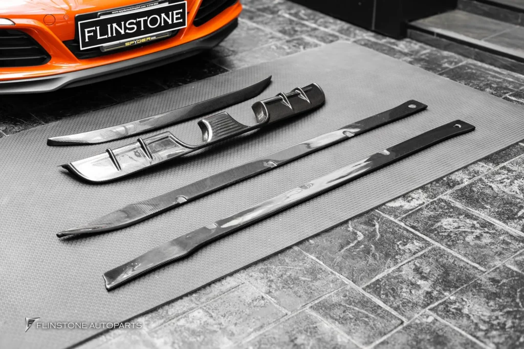 PORSCHE 991.1 – 991.2 GTs Carbon Fiber Side Skirt + GTs Carbon Fiber Rear Diffuser