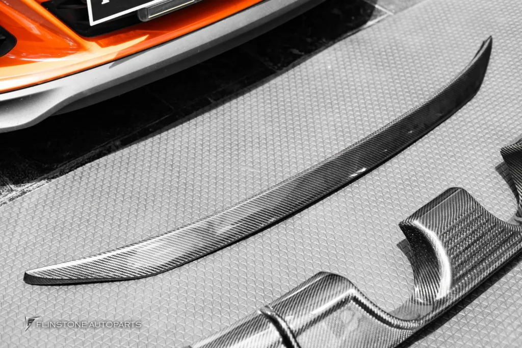 PORSCHE 991.1 – 991.2 GTs Carbon Fiber Side Skirt + GTs Carbon Fiber Rear Diffuser