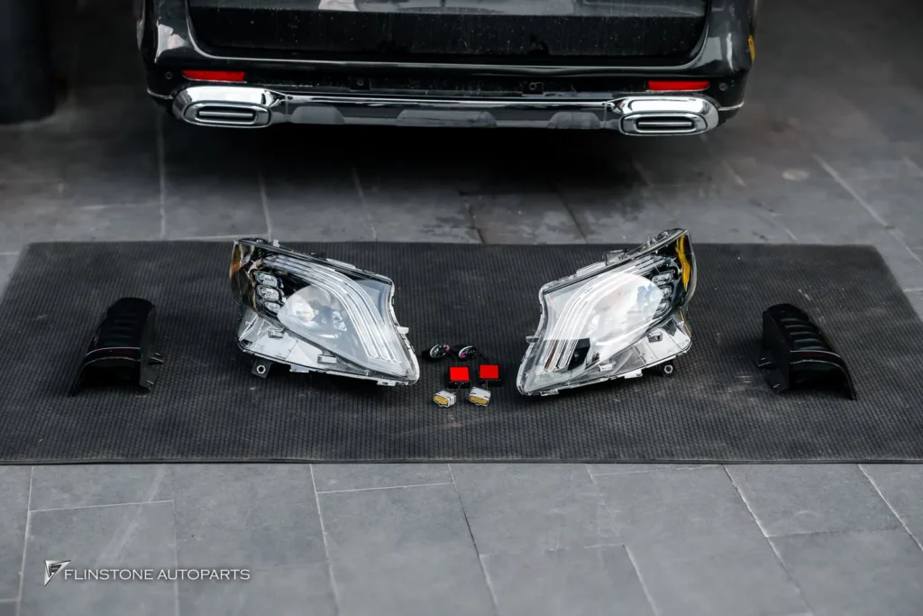 Mercedes-Benz W447 V-Class หรือ Vito สามารถตกแต่งปรับลุคไฟหน้าเป็นแบบ MAYBACH