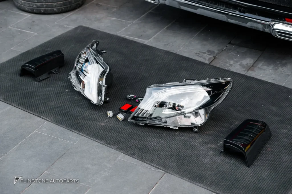 Mercedes-Benz W447 V-Class หรือ Vito สามารถตกแต่งปรับลุคไฟหน้าเป็นแบบ MAYBACH