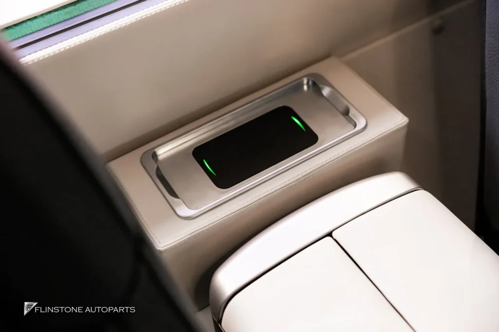 ส่งผลงานอีกคันที่ตกแต่งภายในรถ Mercedes Benz Vito รหัส W447 เปลี