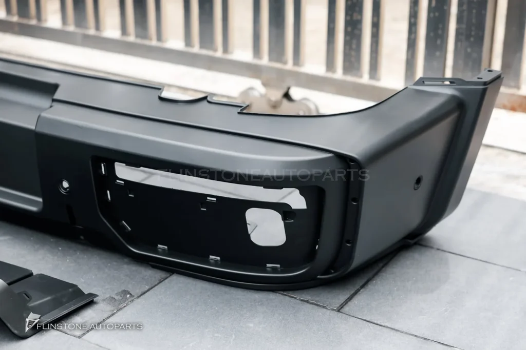set new another in the style of for GWM TANK300 getting ready to fit the full body kit in the style of G9