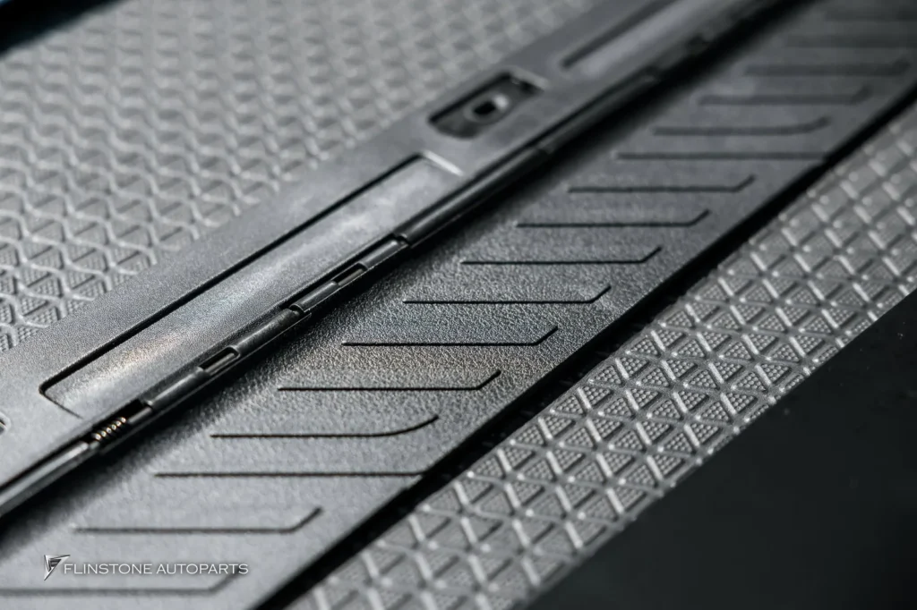 LEXUS LM350h ติดตั้งบันไดข้างอัตโนมัติตรงรุ่นที่มาพร้อมไฟ LED สว