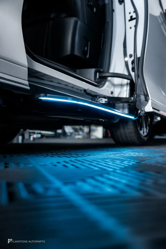 LEXUS LM350h ติดตั้งบันไดข้างอัตโนมัติตรงรุ่นที่มาพร้อมไฟ LED สว