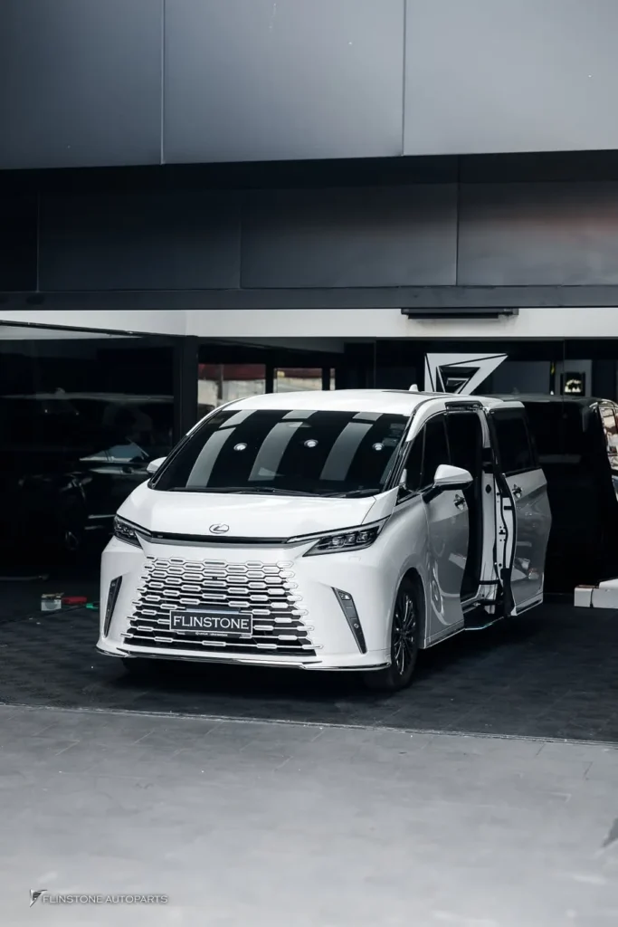 LEXUS LM350h ติดตั้งบันไดข้างอัตโนมัติตรงรุ่นที่มาพร้อมไฟ LED สว