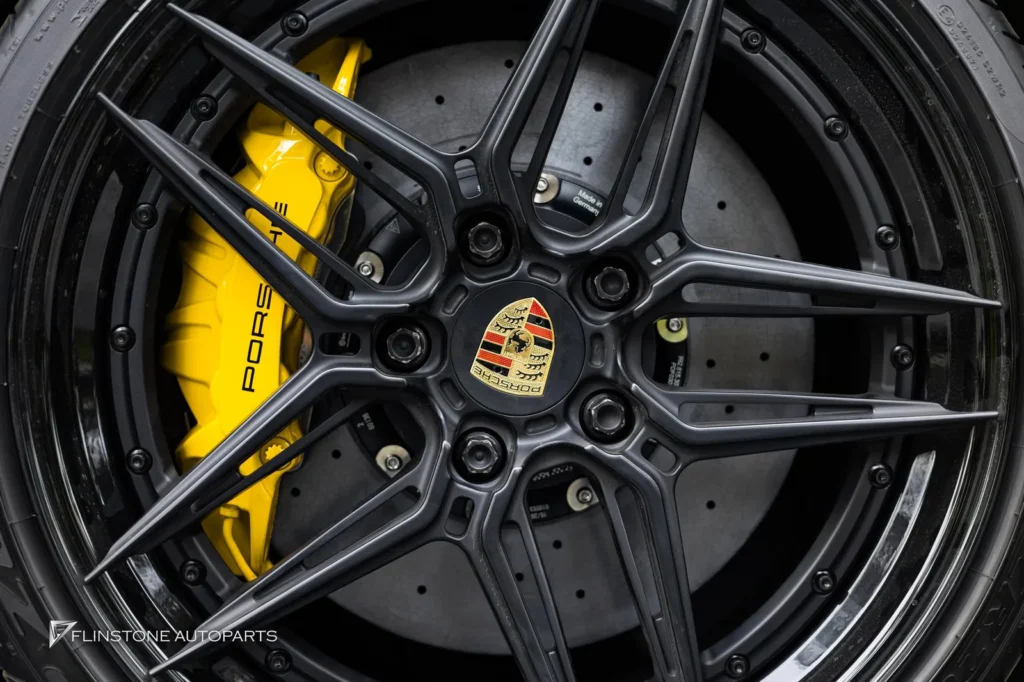 PORSCHE 992 Carrera S ติดตั้งชุดเบรค Carbon Ceramic [CUSTOM] เพิ