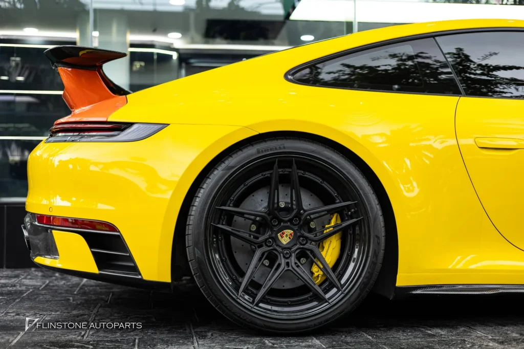 PORSCHE 992 Carrera S ติดตั้งชุดเบรค Carbon Ceramic [CUSTOM] เพิ