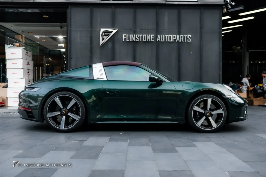 PORSCHE 992 Targa4 GTS