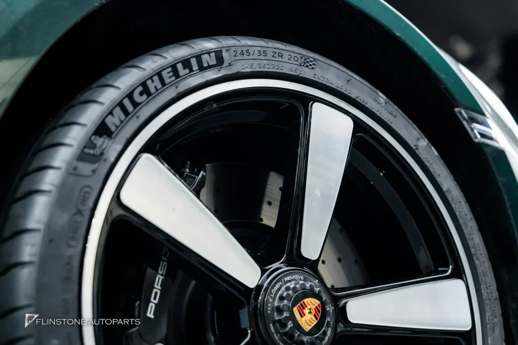 PORSCHE 992 Targa4 GTS
