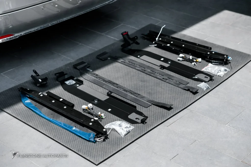 เข้ามาอีกคัน LEXUS LM350h ติดตั้งบันไดข้างอัตโนมัติตรงรุ่น สามาร