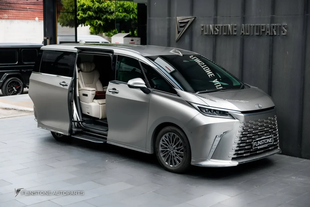 เข้ามาอีกคัน LEXUS LM350h ติดตั้งบันไดข้างอัตโนมัติตรงรุ่น สามาร