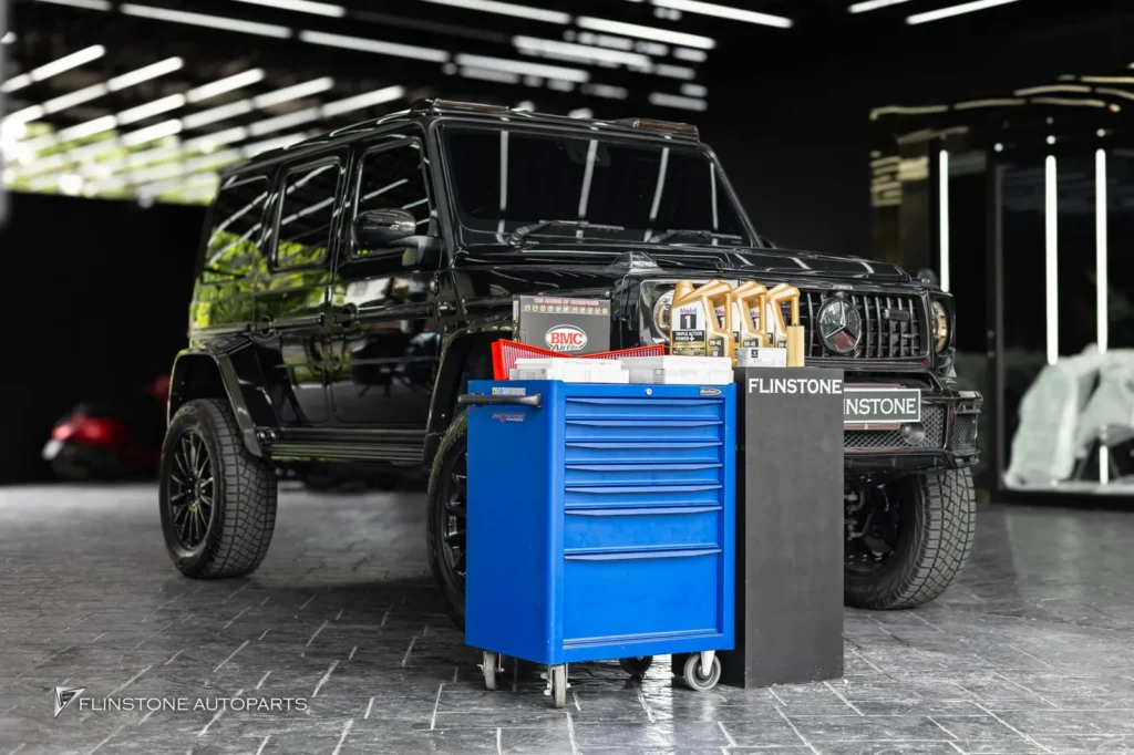 Mercedes G63 AMG 4×4 in for service SERVICE change photo Engine Oil