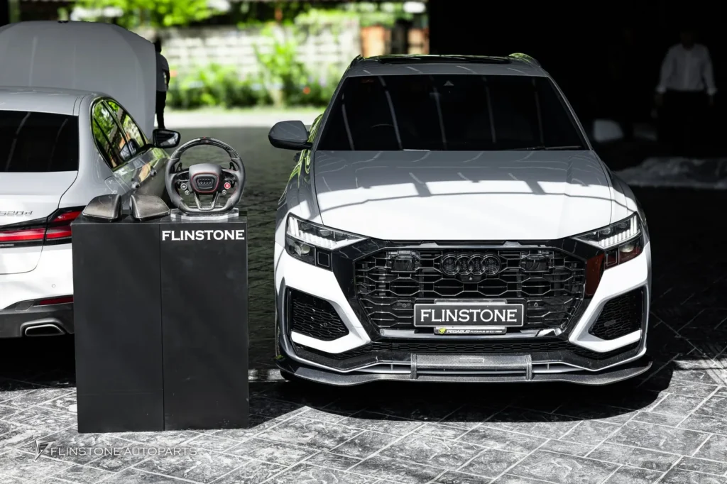 AUDI Q8 แต่งภายนอกเสร็จแล้วจากทางร้าน วันนี้มาเพิ่มในส่วนของพวงม