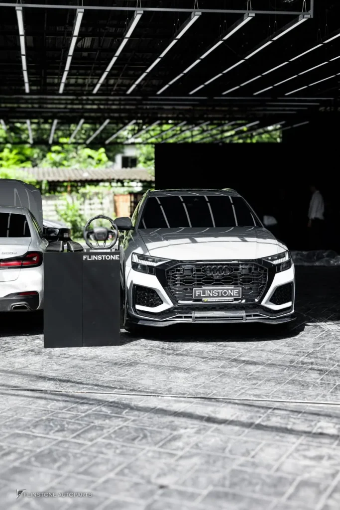 AUDI Q8 แต่งภายนอกเสร็จแล้วจากทางร้าน วันนี้มาเพิ่มในส่วนของพวงม