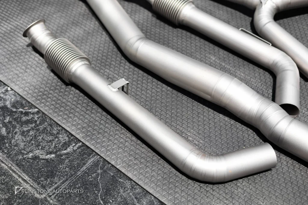 W205 C205 C-Class 2024 Mercedes C43 AMG ติดตั้ง USUS High Performance Exhaust ชุดท่อไทเ