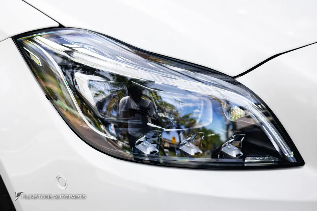 Mercedes-Benz W218 CLS-Class Coupe CLS63 AMG Facelift Front Bumper + CLS63 AMG Rear Diffuser