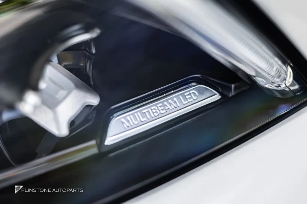 Mercedes-Benz W218 CLS-Class Coupe CLS63 AMG Facelift Front Bumper + CLS63 AMG Rear Diffuser