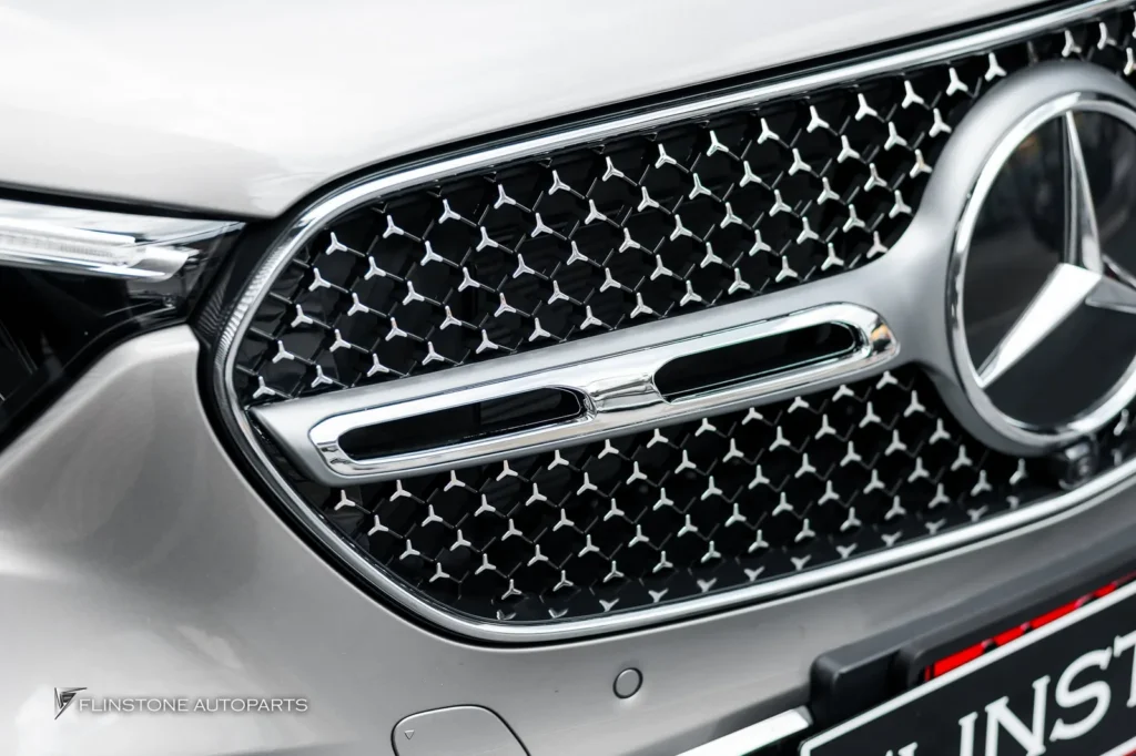 Mercedes-Benz NEW W254 G-Class ติดตั้งกระจังหน้า Diamond ที่มาพร้อมรูกล้อง สาม