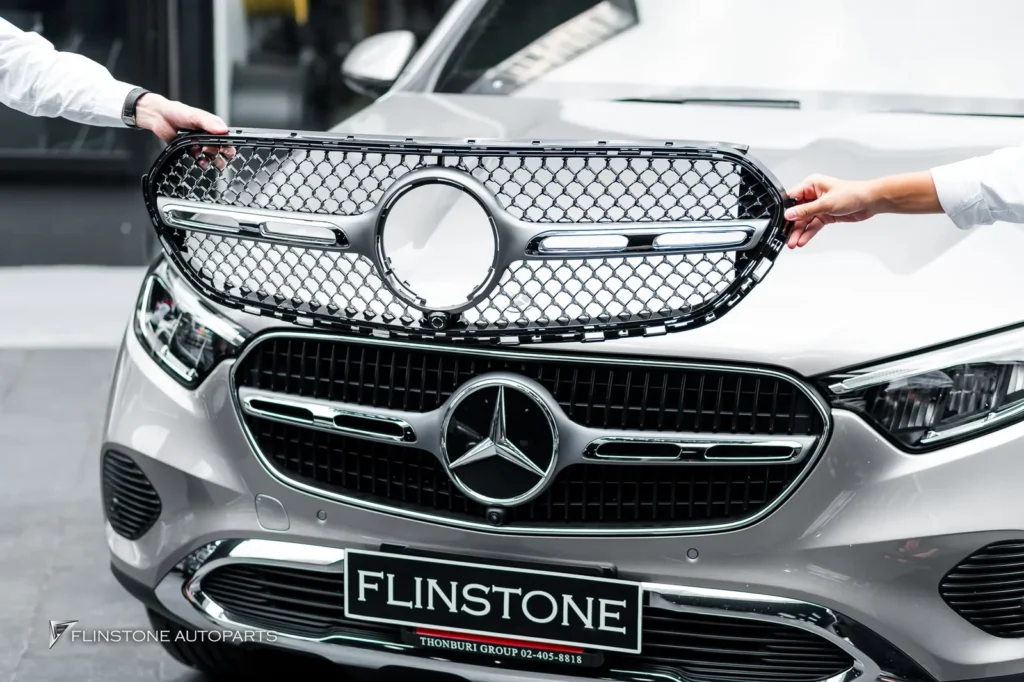Mercedes-Benz NEW W254 G-Class ติดตั้งกระจังหน้า Diamond ที่มาพร้อมรูกล้อง สาม