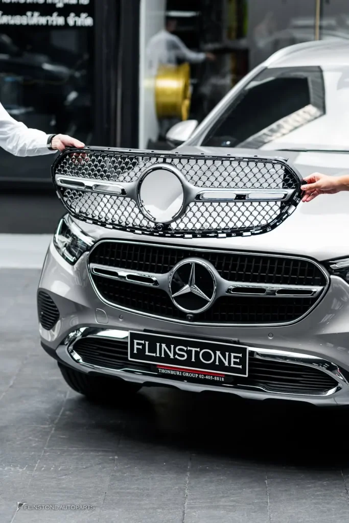 Mercedes-Benz NEW W254 G-Class ติดตั้งกระจังหน้า Diamond ที่มาพร้อมรูกล้อง สาม