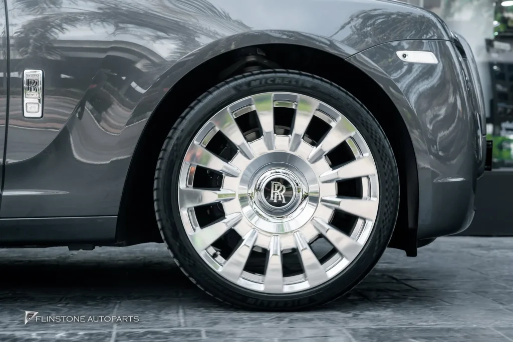 ล้อ USUS Forged Wheel ติดตั้งใน Rolls Royce Ghost มาพร้อมดุมกลาง