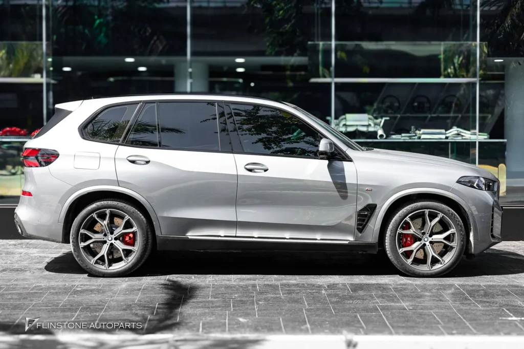อีกคันสำหรับ BMW X5 G05 บันไดข้างที่ช่วยให้การขึ้นลงสะดวกสบายมาก