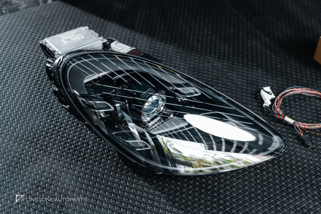 ไฟหน้าแท้ PDLS สำหรับ PORSCHE 718 Spyder พาร์แท้จากเยอรมัน