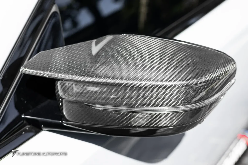กระจกมองข้างคาร์บอนจาก USUS Autoclave BMW G42 Series 2 เลื่อนชมร